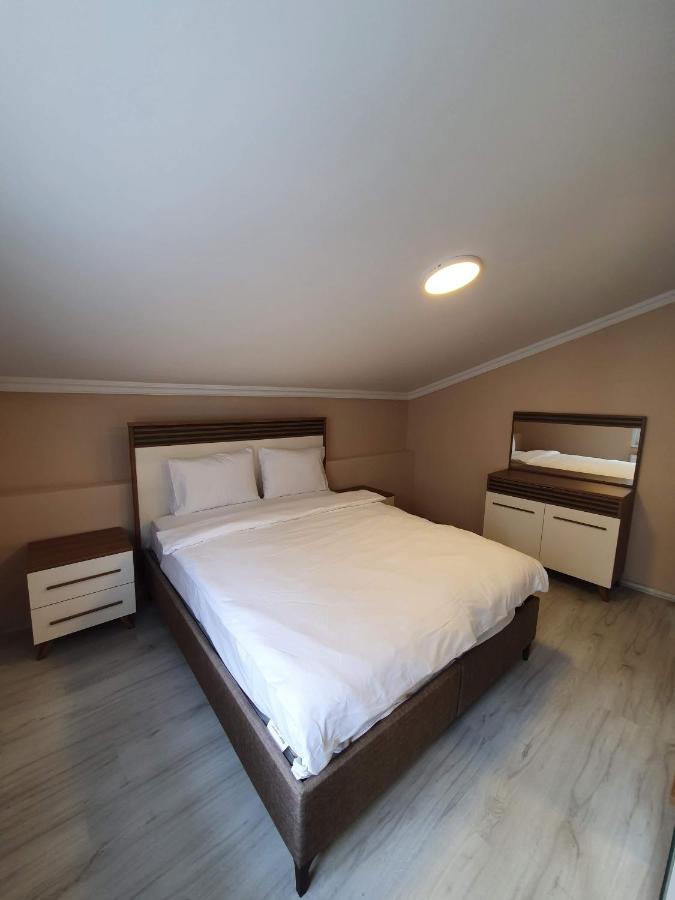 Efe Apart Hotel Istanbul Bagian luar foto