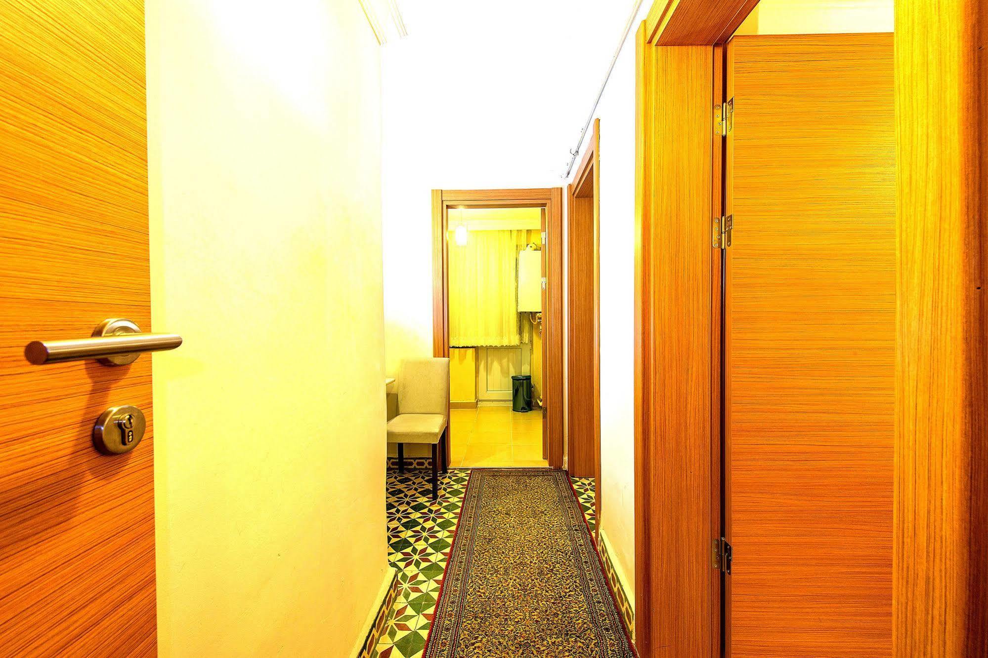 Efe Apart Hotel Istanbul Bagian luar foto