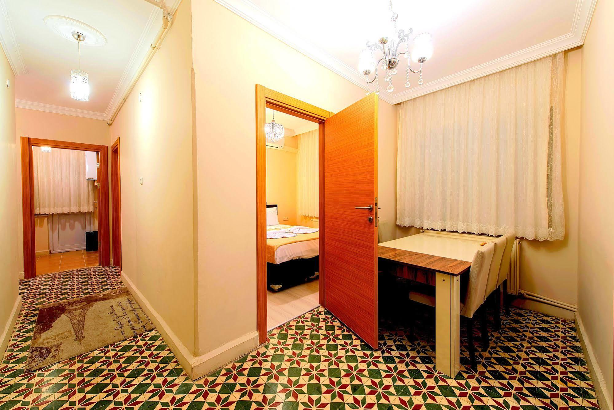 Efe Apart Hotel Istanbul Bagian luar foto