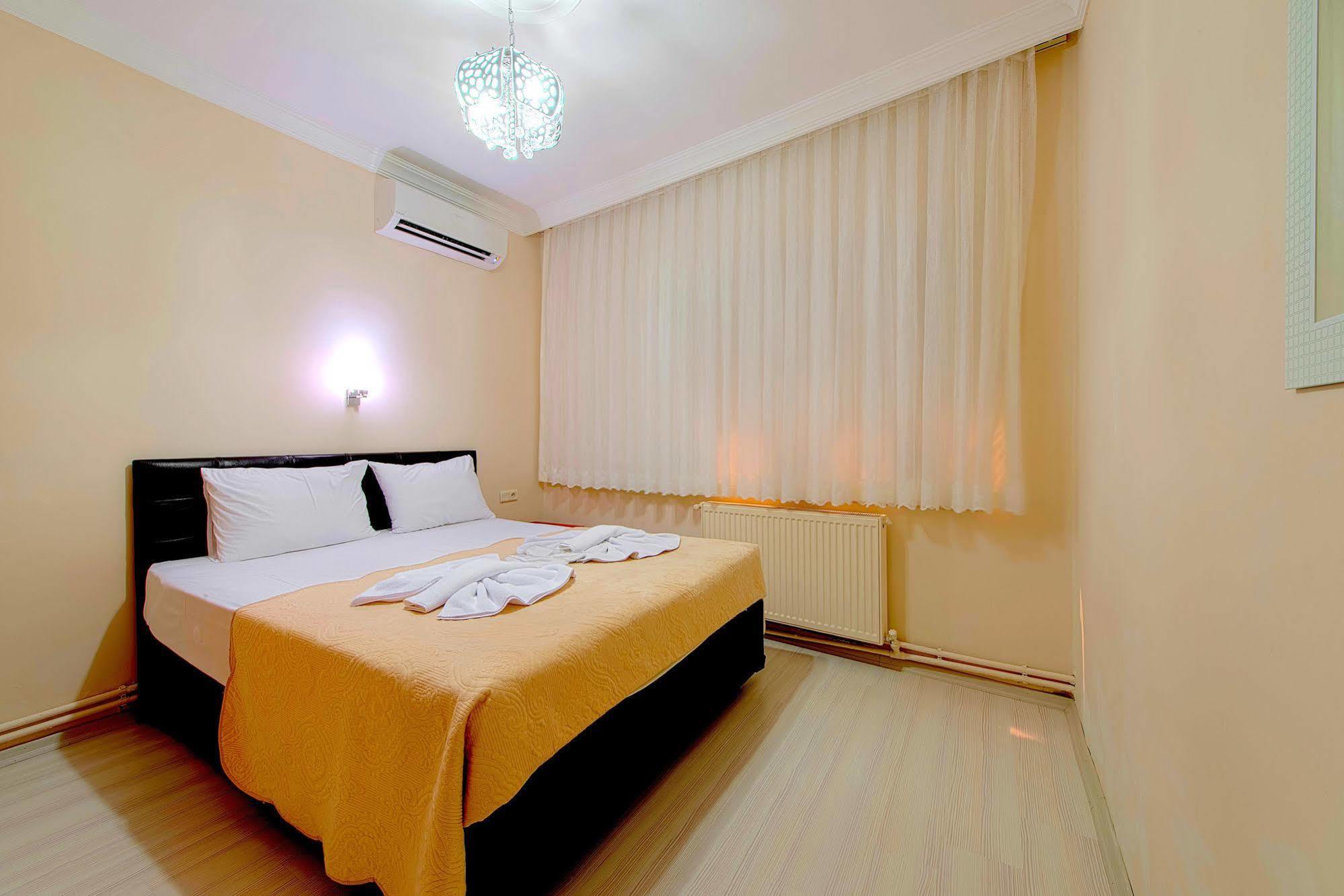 Efe Apart Hotel Istanbul Bagian luar foto