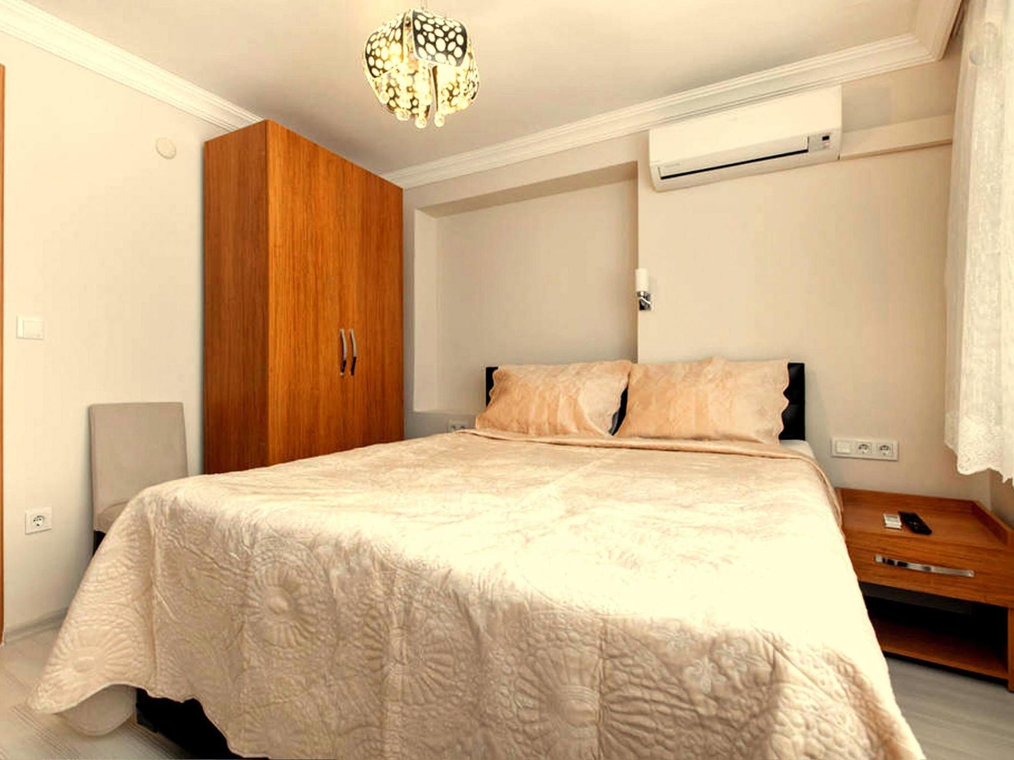 Efe Apart Hotel Istanbul Bagian luar foto